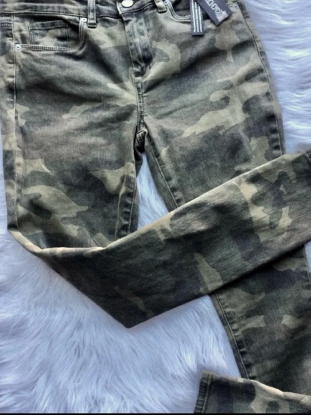 NWT[BLANKNYC] The Reade Crop Skinny Camo Jean